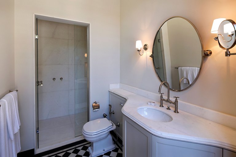 Rio013 - Vende-se imóvel histórico no Jardim Botânico