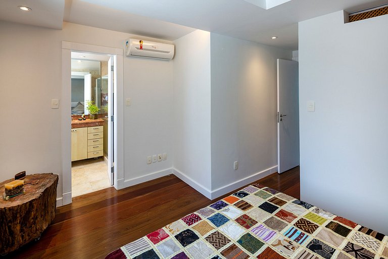 Rio199 - Cobertura triplex deslumbrante no Leblon