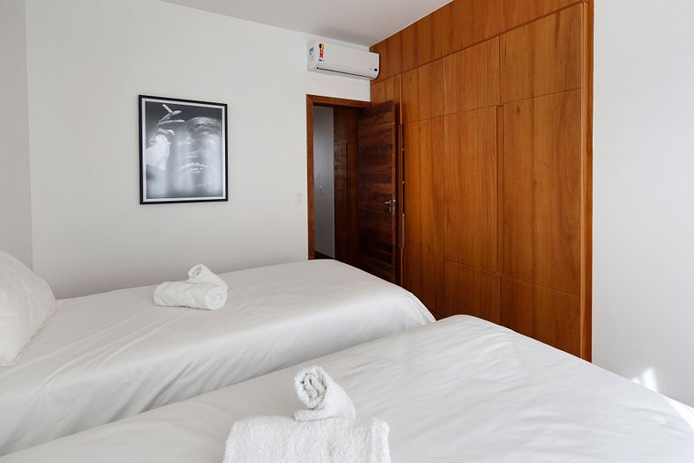 Rio028 - 6 bedroom penthouse and sea view in Ipanema