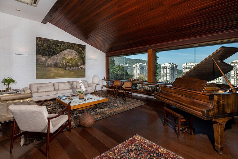 Rio103 - Luxurious 6 bedroom villa with pool with splendid s