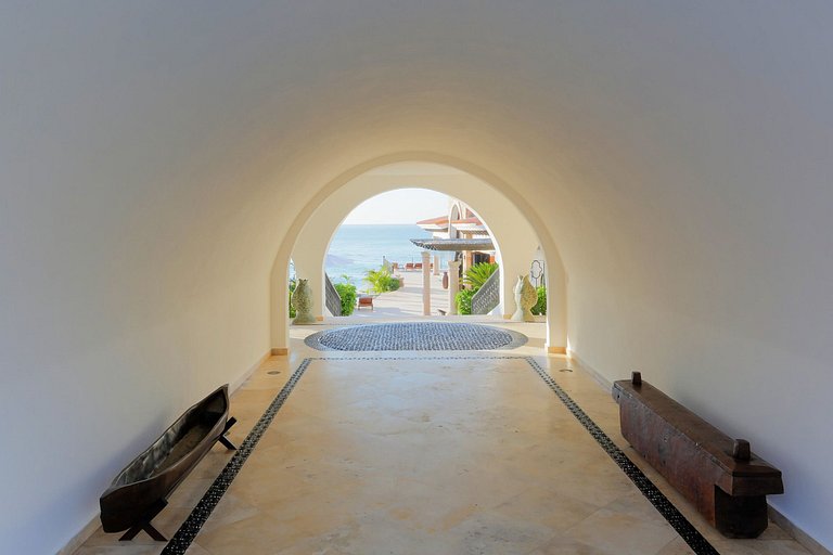 Cab004 - Luxurious sea front villa in Los Cabos