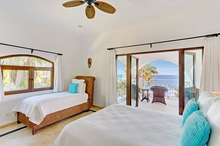 Cab004 - Luxurious sea front villa in Los Cabos