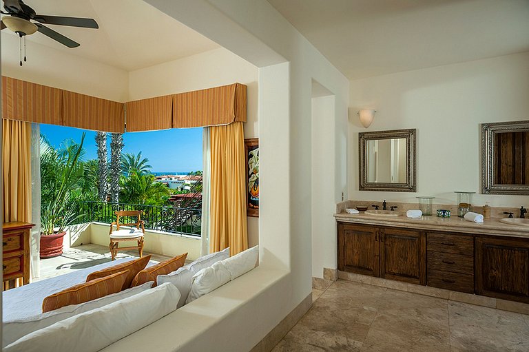 Cab005 - Belle villa avec piscine à débordement à Los Cabos