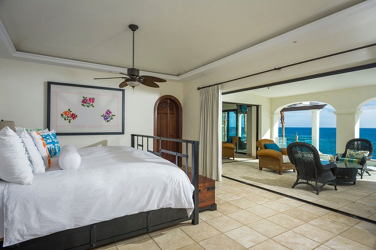 Cab006 - Luxurious seafront triplex villa in Los Cabos