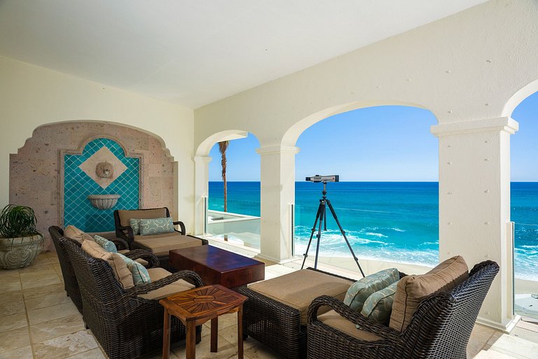 Cab006 - Luxurious seafront triplex villa in Los Cabos