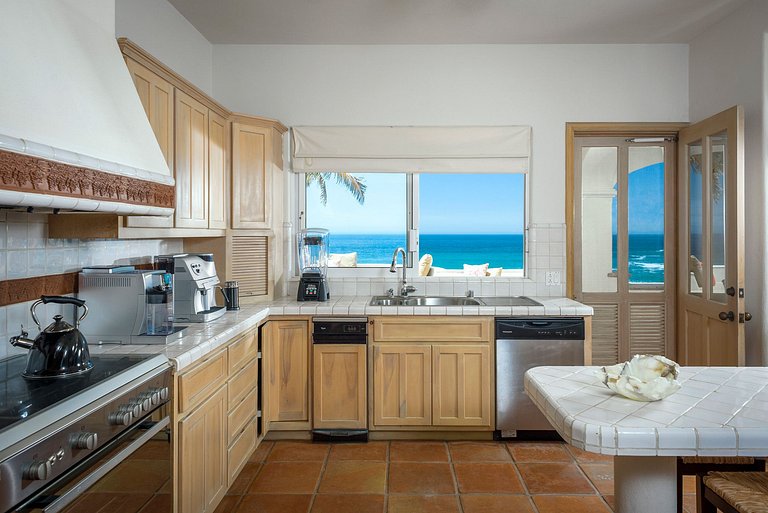 Cab007 - Beautiful 5 bedroom oceanfront villa in Los Cabos