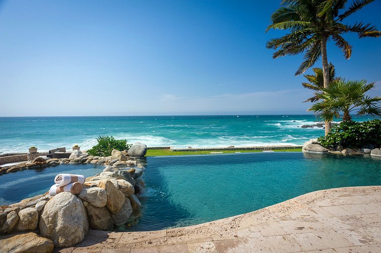 Cab007 - Beautiful 5 bedroom oceanfront villa in Los Cabos