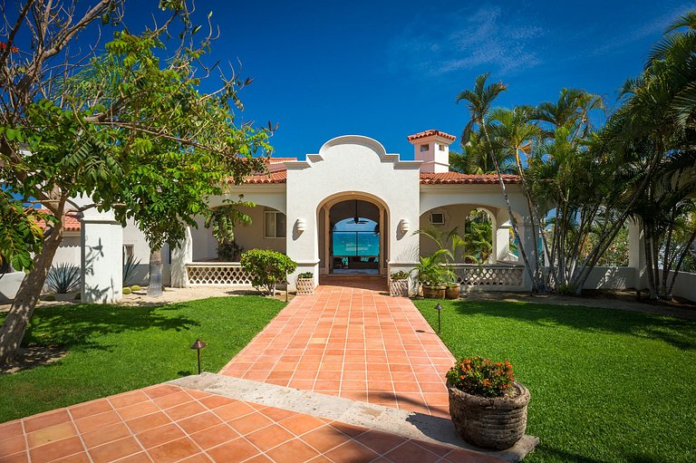 Cab007 - Beautiful 5 bedroom oceanfront villa in Los Cabos
