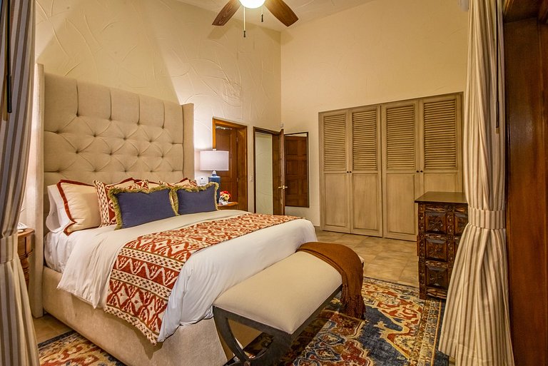 Cab012 - Beautiful villa with 7 suites in Los Cabos