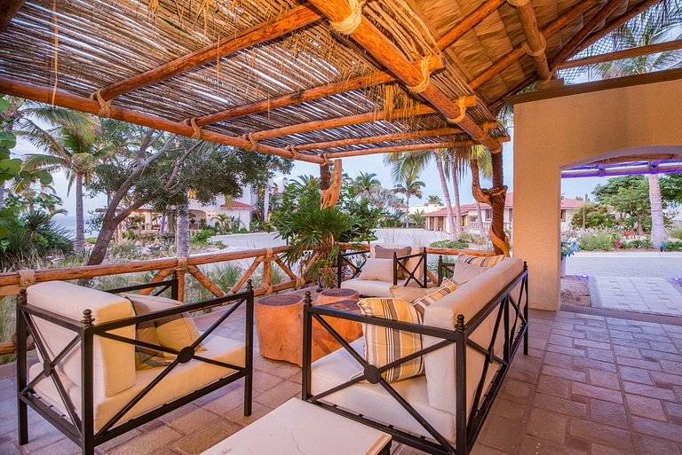 Cab012 - Beautiful villa with 7 suites in Los Cabos