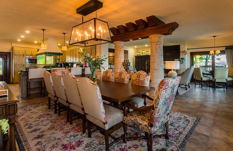 Cab012 - Beautiful villa with 7 suites in Los Cabos