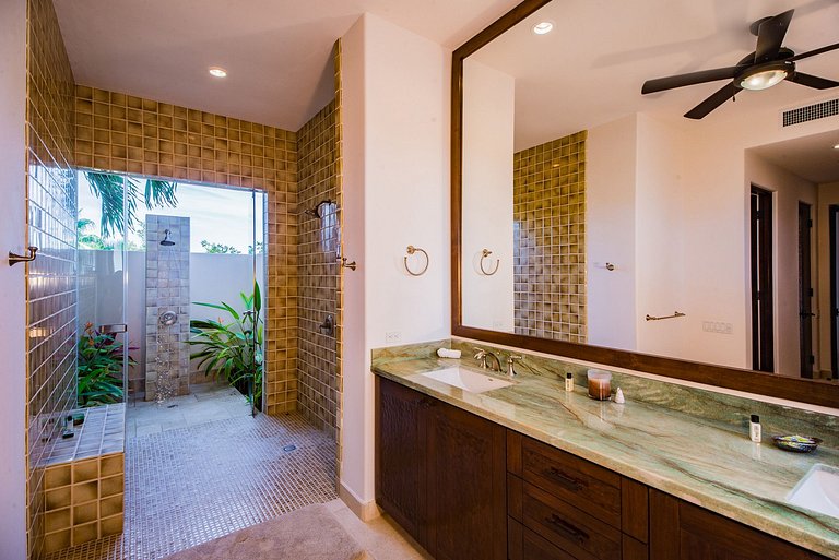 Cab014 - Modern 5 bedroom villa with pool near the beach