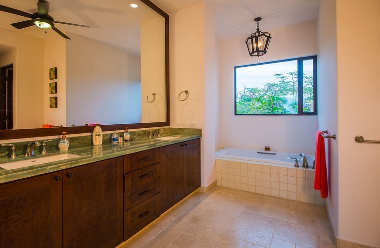 Cab014 - Villa de 5 quartos com piscina perto da praia