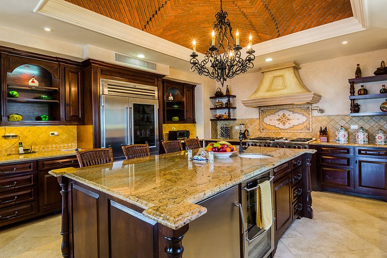 Cab015 - Spectacular 6 bedroom villa with pool in Los Cabos