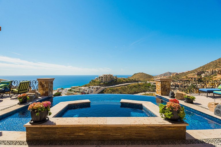 Cab015 - Spectacular 6 bedroom villa with pool in Los Cabos