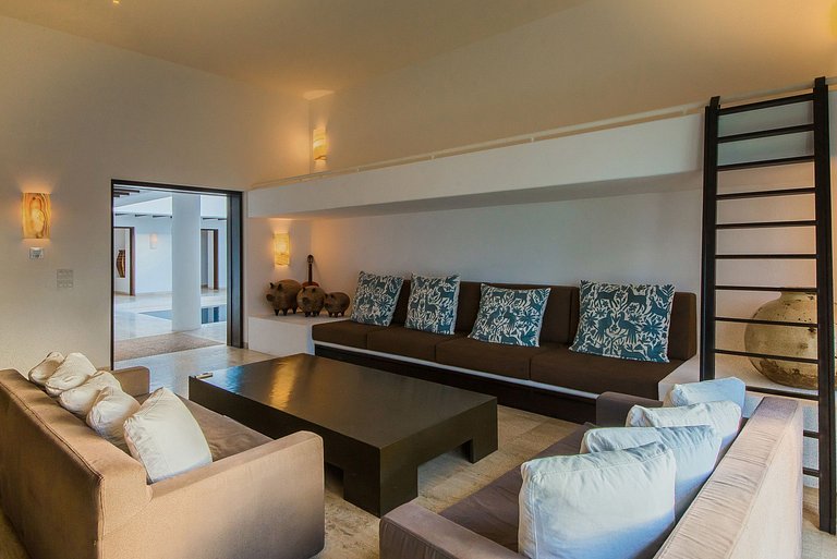 Cab016 - Luxurious 6 bedroom villa with pool in Los Cabos