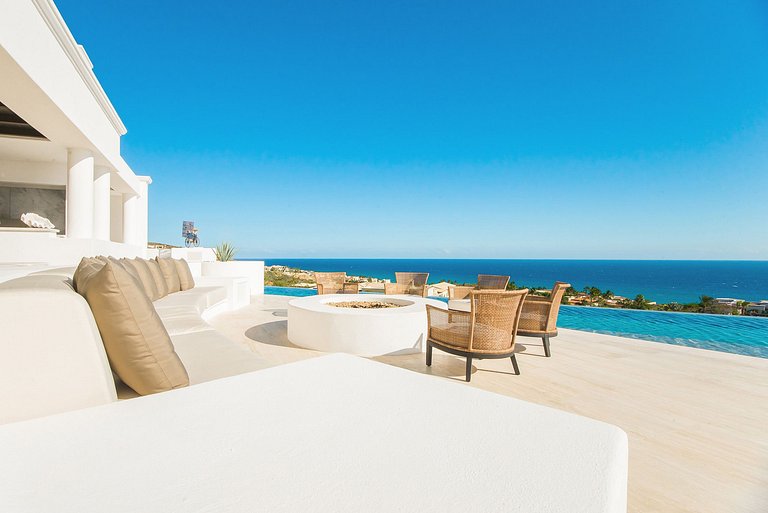 Cab016 - Luxurious 6 bedroom villa with pool in Los Cabos