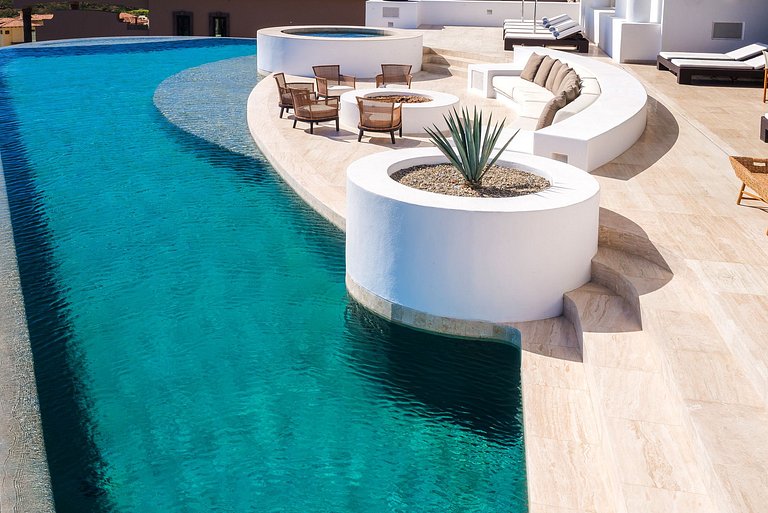 Cab016 - Luxurious 6 bedroom villa with pool in Los Cabos