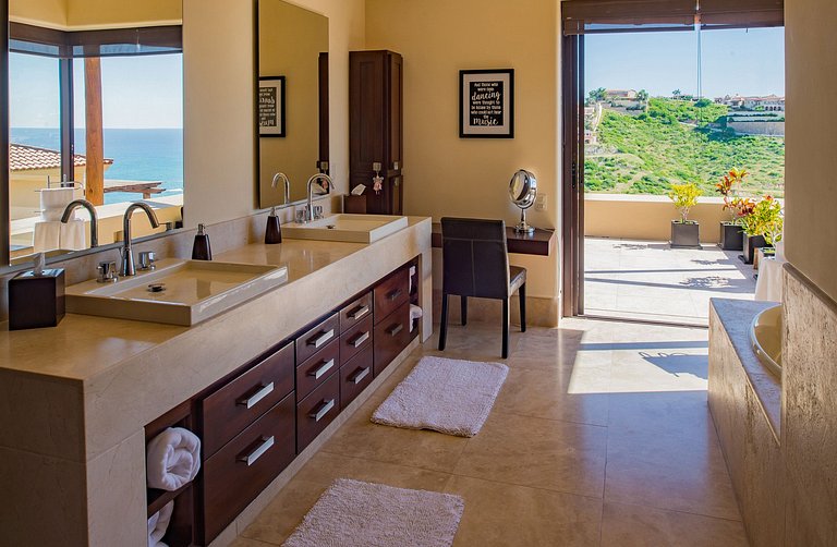 Cab017 - Belle villa triplex avec piscine à Los Cabos