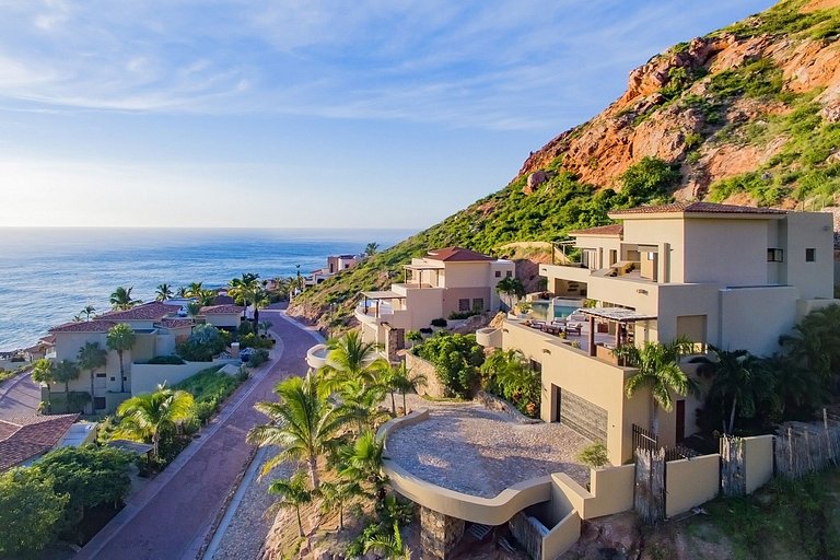 Cab017 - Beautiful triplex villa with pool in Los Cabos