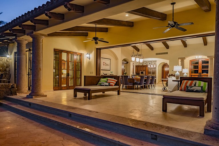 Cab019 - Exclusive 4 bedroom sea front villa in Los Cabos