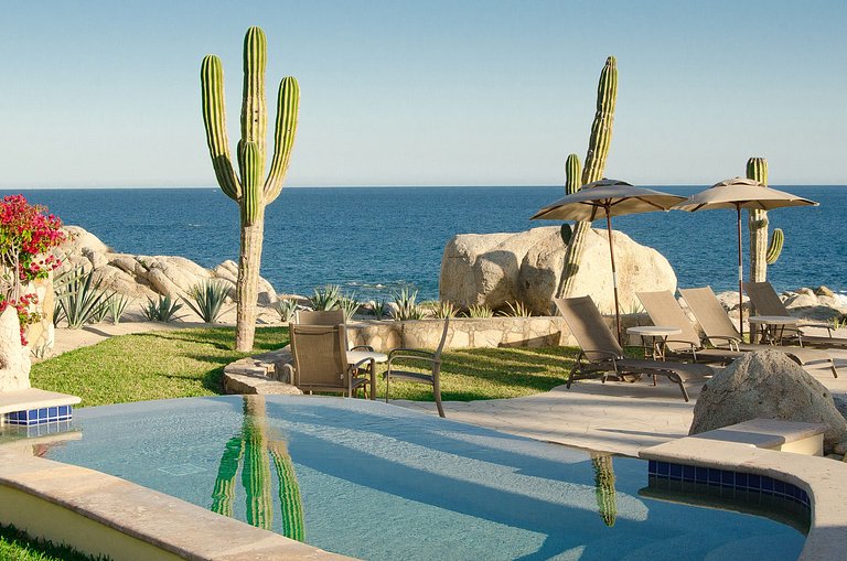 Cab019 - Exclusive 4 bedroom sea front villa in Los Cabos