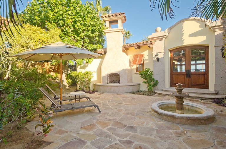 Cab019 - Exclusive 4 bedroom sea front villa in Los Cabos