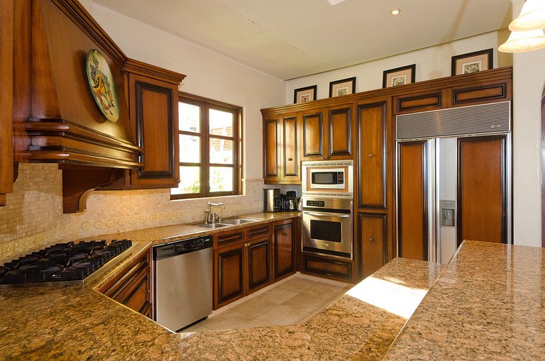 Cab019 - Exclusive 4 bedroom sea front villa in Los Cabos