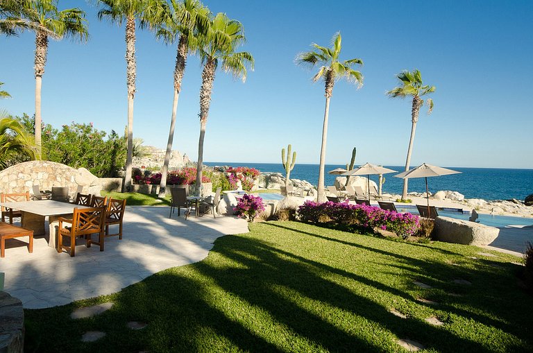 Cab019 - Exclusive 4 bedroom sea front villa in Los Cabos
