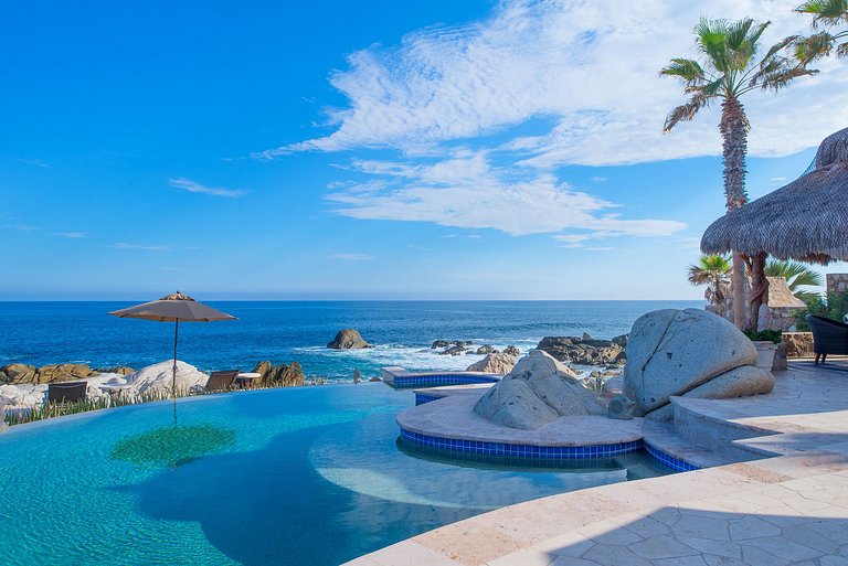 Cab019 - Exclusive 4 bedroom sea front villa in Los Cabos