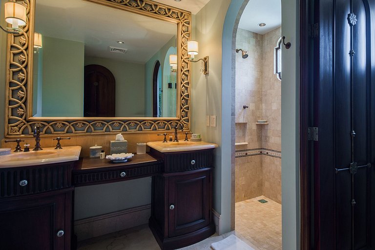 Cab021 - Magnificent villa with infinity pool in Los Cabos