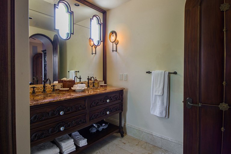 Cab021 - Magnificent villa with infinity pool in Los Cabos