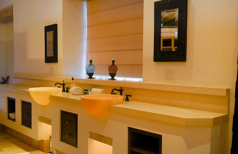Cab023 - Beautiful sea front villa with pool in Los Cabos