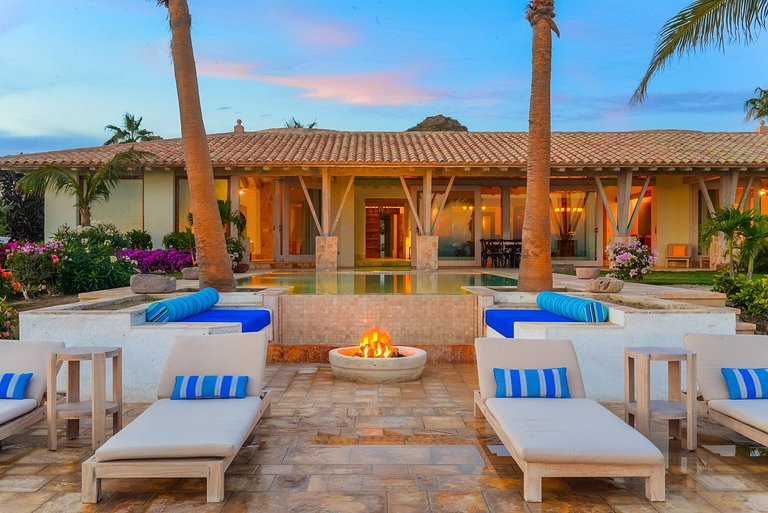 Cab023 - Beautiful sea front villa with pool in Los Cabos