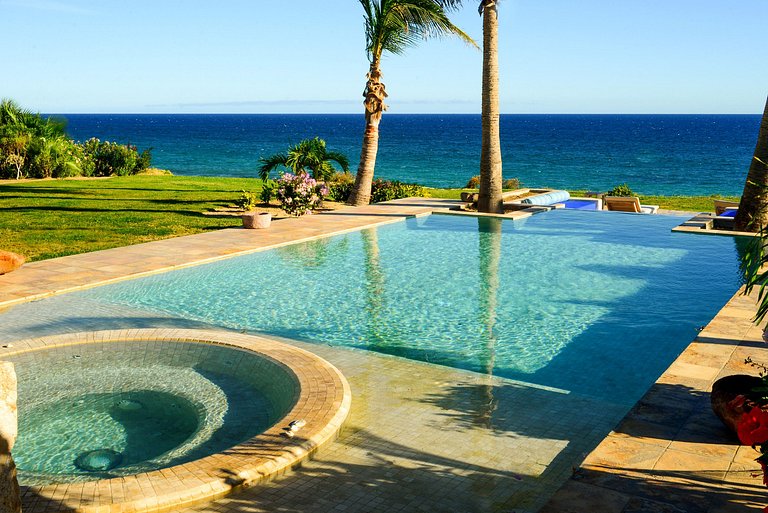 Cab023 - Beautiful sea front villa with pool in Los Cabos