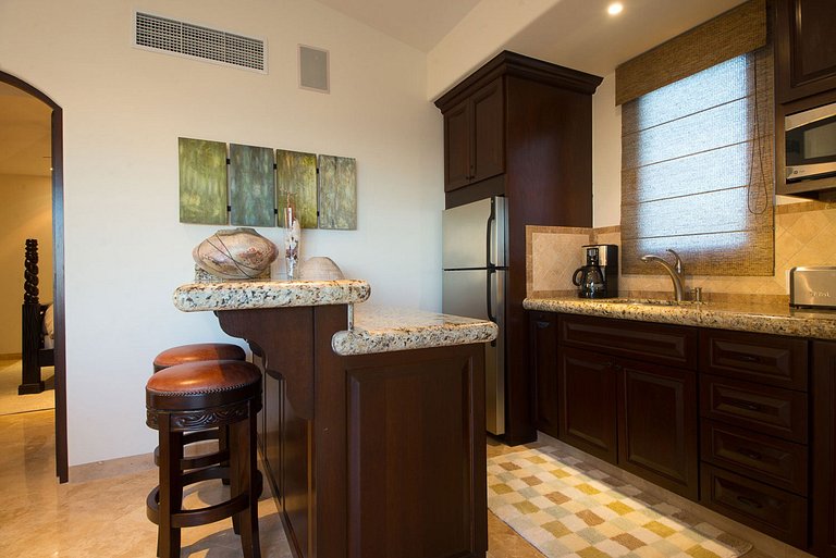 Cab024 - Luxurious seafront villa with pool in Los Cabos