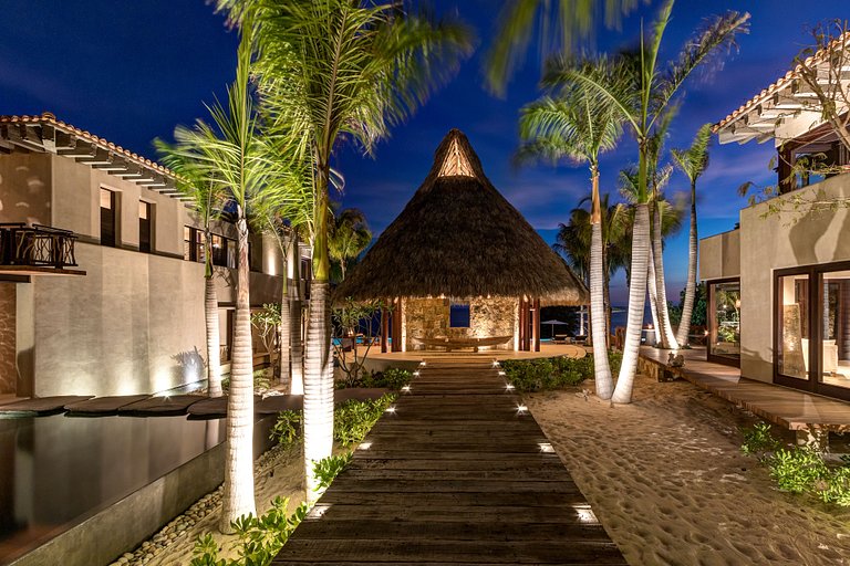 Ptm010 - Luxurious sea front villa with pool in Punta Mita