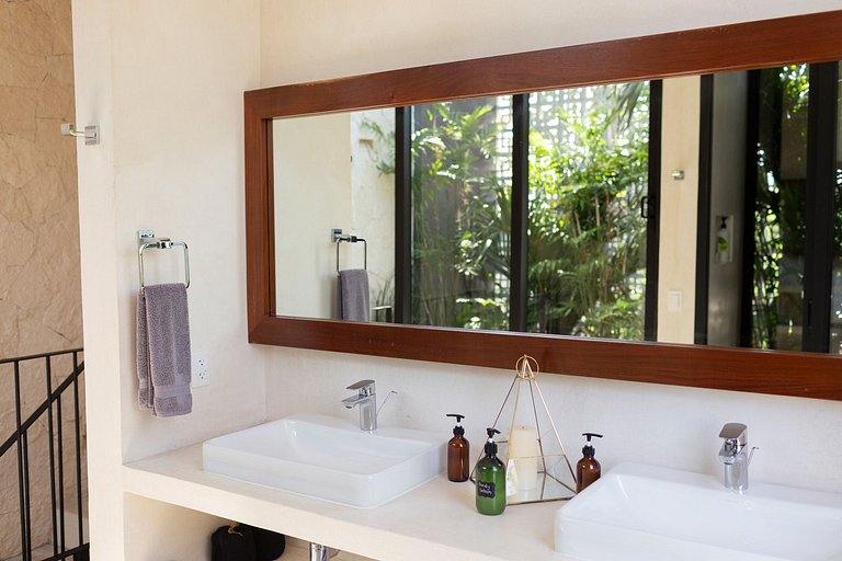 Tul001 - Beautiful 5 bedroom wooded villa with pool in Tulum