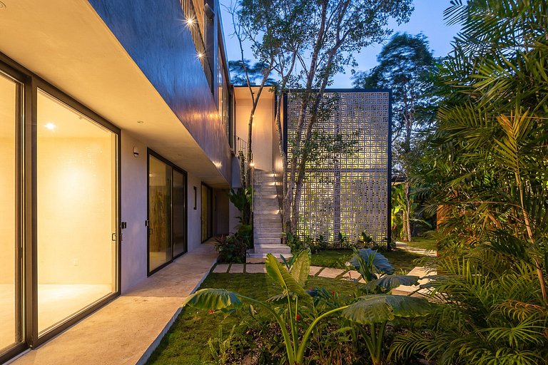 Tul001 - Beautiful 5 bedroom wooded villa with pool in Tulum