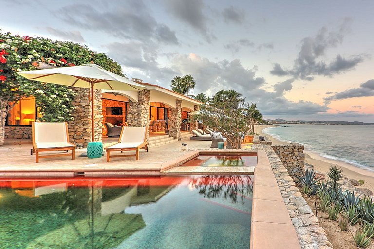 Cab026 - 5 bedroom villa with private beach in Los Cabos