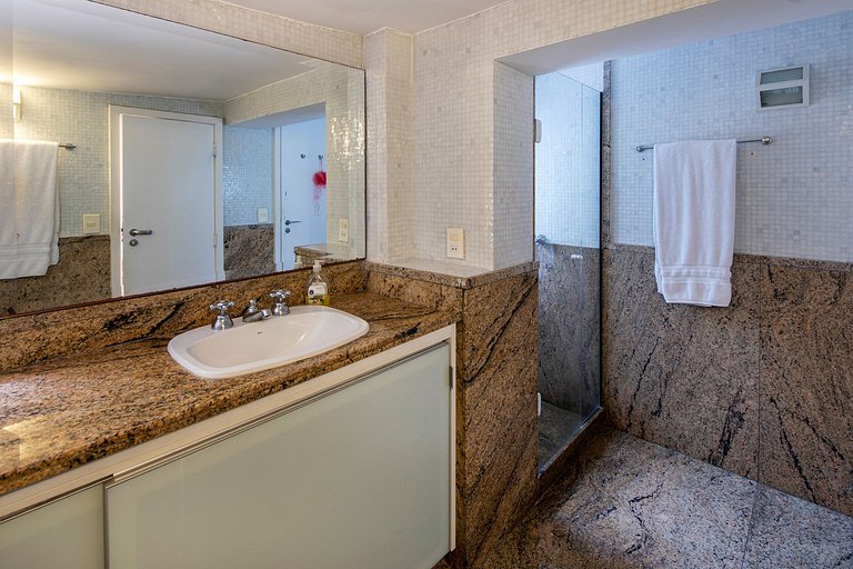 Rio056 - Casa deslumbrante dos anos 60 na Gavéa!