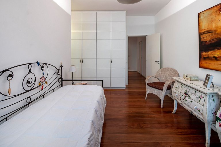 Rio056 - Superbe maison des années 60 à Gávea