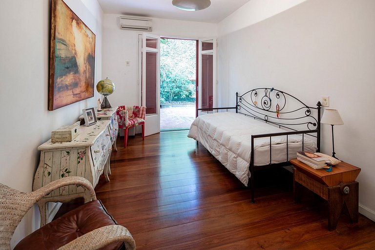 Rio056 - Stunning house from the 60's in Gavéa