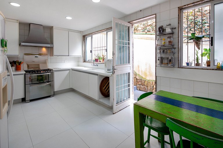 Rio056 - Superbe maison des années 60 à Gávea