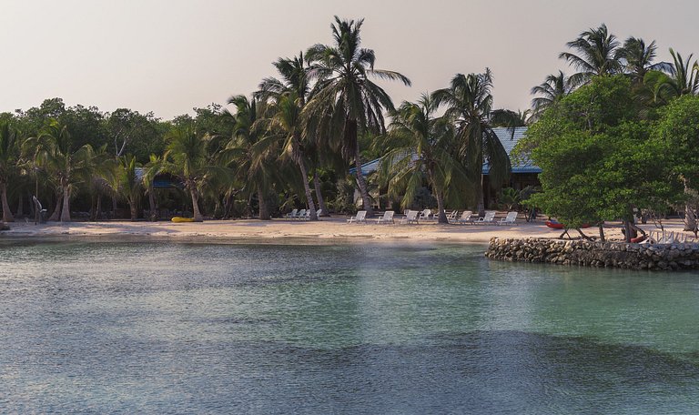 Car001 - Villa de plage avec piscine sur l'île de Tintipan
