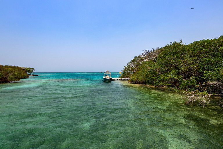 Car007 - Majestic villa in the amazing Islas del Rosario