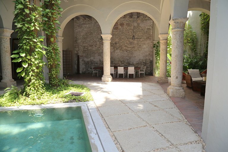 Car008 - Luxuosa villa de estilo clássico em Cartagena