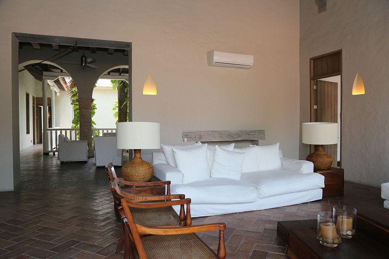 Car008 - Luxury classic style villa in Cartagena