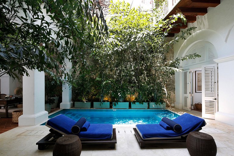 Car024 - Luxuosa villa de 6 quartos com piscina em Cartagena