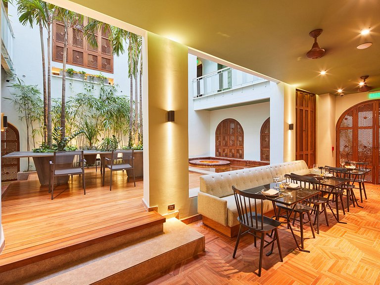 Car047 - Lujosa villa con vista a la ciudad histórica